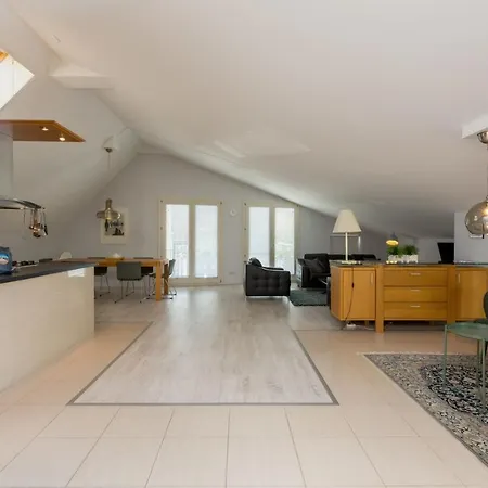 Dorpstienden 10 - Ouddorp, Spacious With Big Kitchen, Near The Beach And Centre Of The Village * Ouddorp