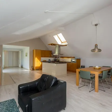 Dorpstienden 10 - Ouddorp, Spacious With Big Kitchen, Near The Beach And Centre Of The Village