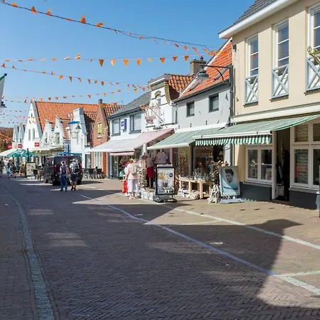 Dorpstienden 10 - Ouddorp, Spacious With Big Kitchen, Near The Beach And Centre Of The Village *